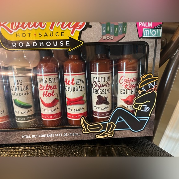 NIB Road Trip Hot Sauce (7) Pack of Hot Sauces - Picture 3 of 10
